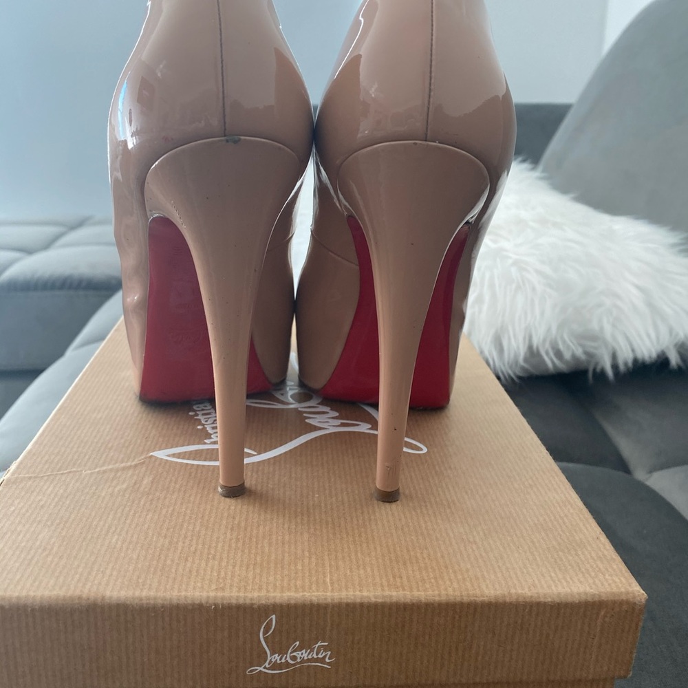 Viéndome 120 patent size 38  Christian Louboutin - Picture 6 of 8